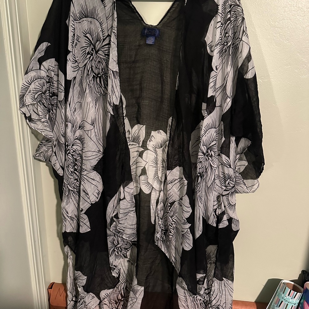 Rachel Zoe Black and White Floral Kimono Top